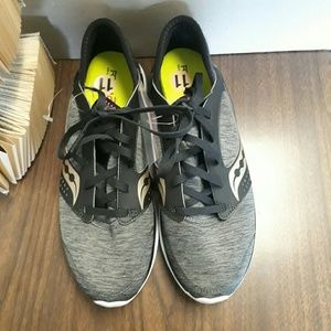 Saucony Kineta Women's Relay Sneaker Size 11